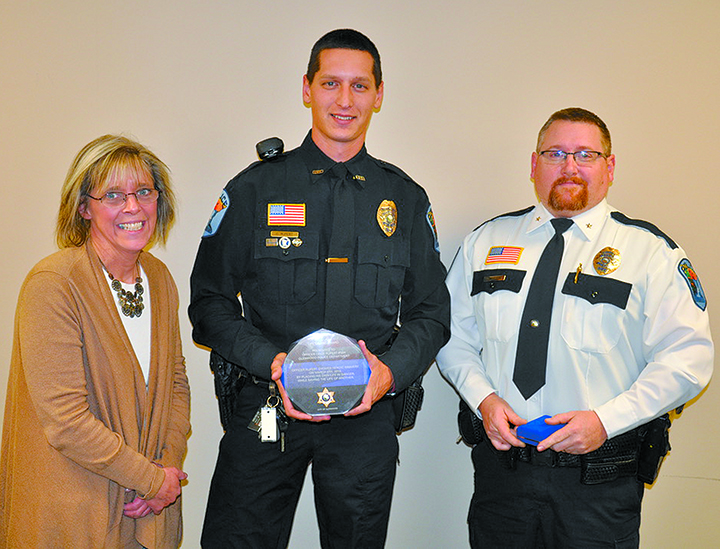 Officer recognized - Pope County Tribune